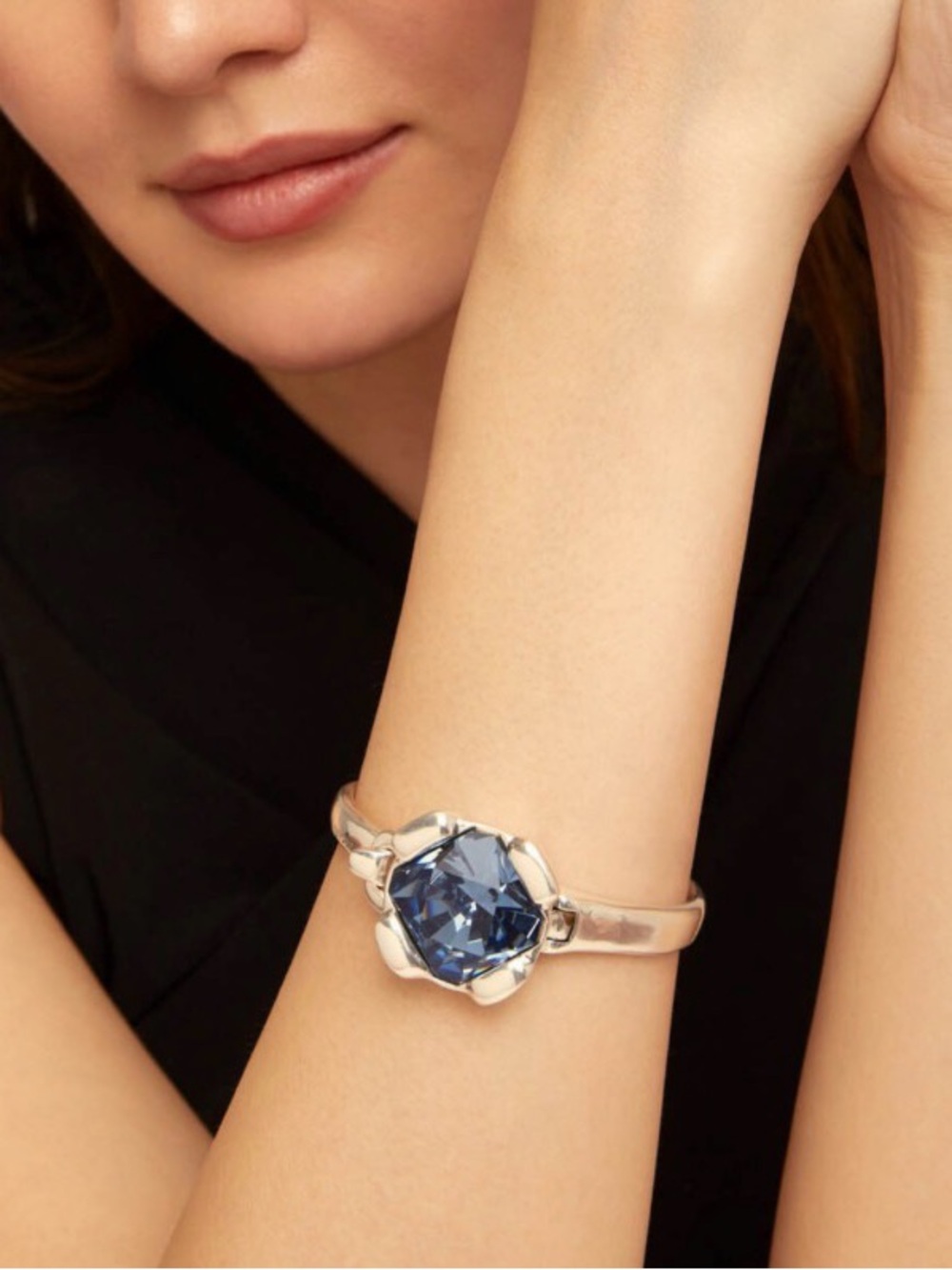 Uno de 50 bangle bracelet with blue crystal